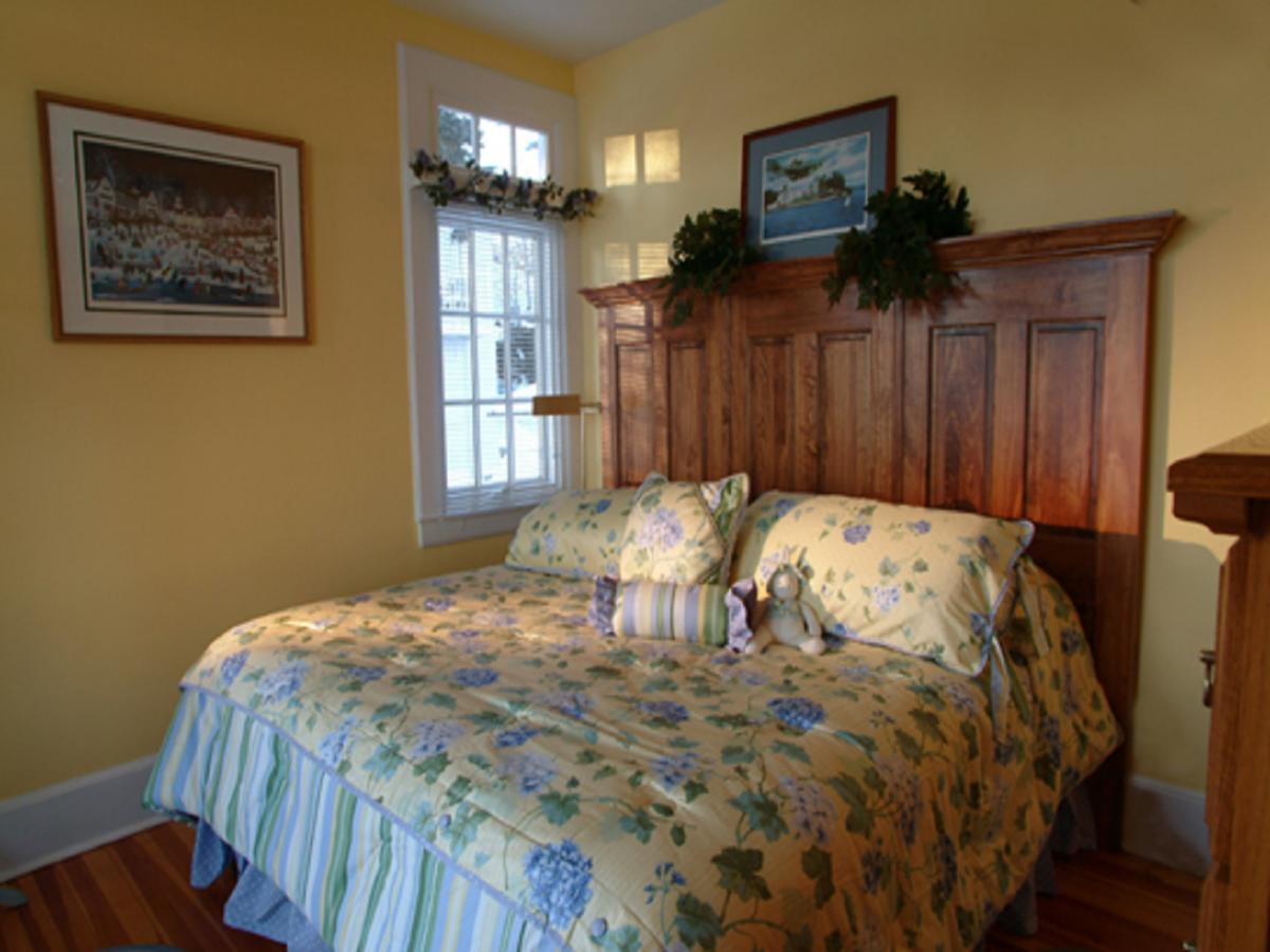 Lake George Boathouse Waterfront Lodging بولتون لاندنغ المظهر الخارجي الصورة