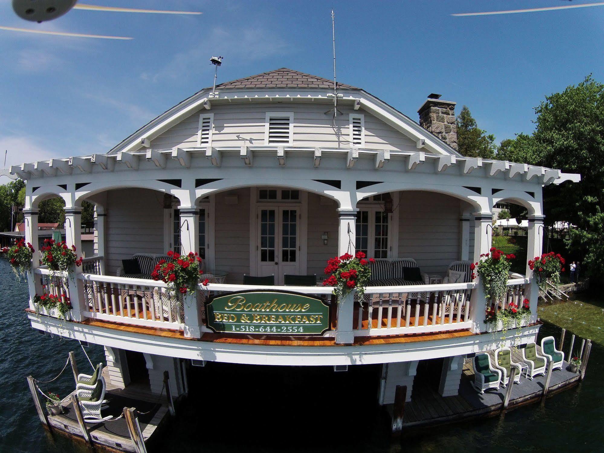 Lake George Boathouse Waterfront Lodging بولتون لاندنغ المظهر الخارجي الصورة
