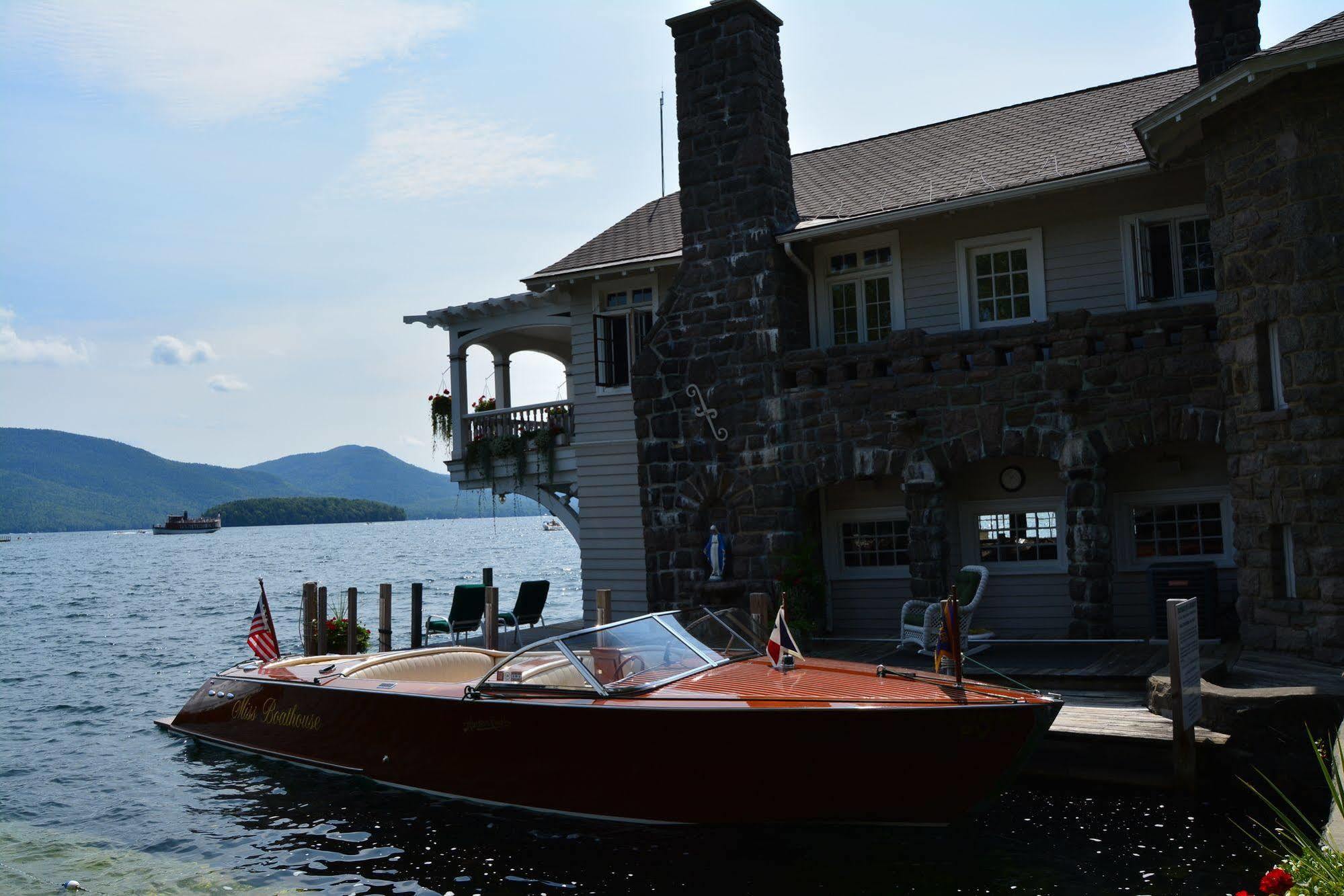 Lake George Boathouse Waterfront Lodging بولتون لاندنغ المظهر الخارجي الصورة