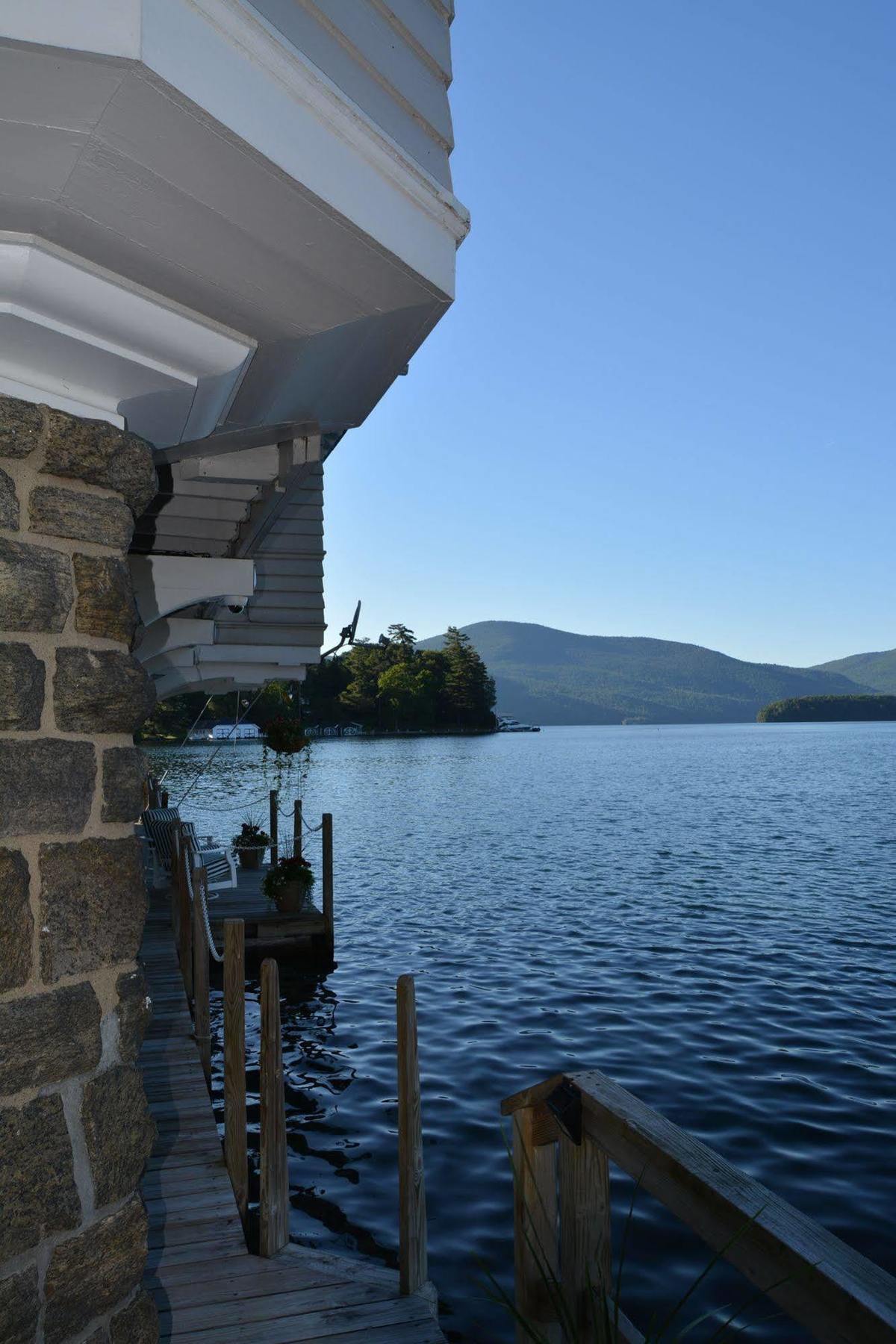 Lake George Boathouse Waterfront Lodging بولتون لاندنغ المظهر الخارجي الصورة