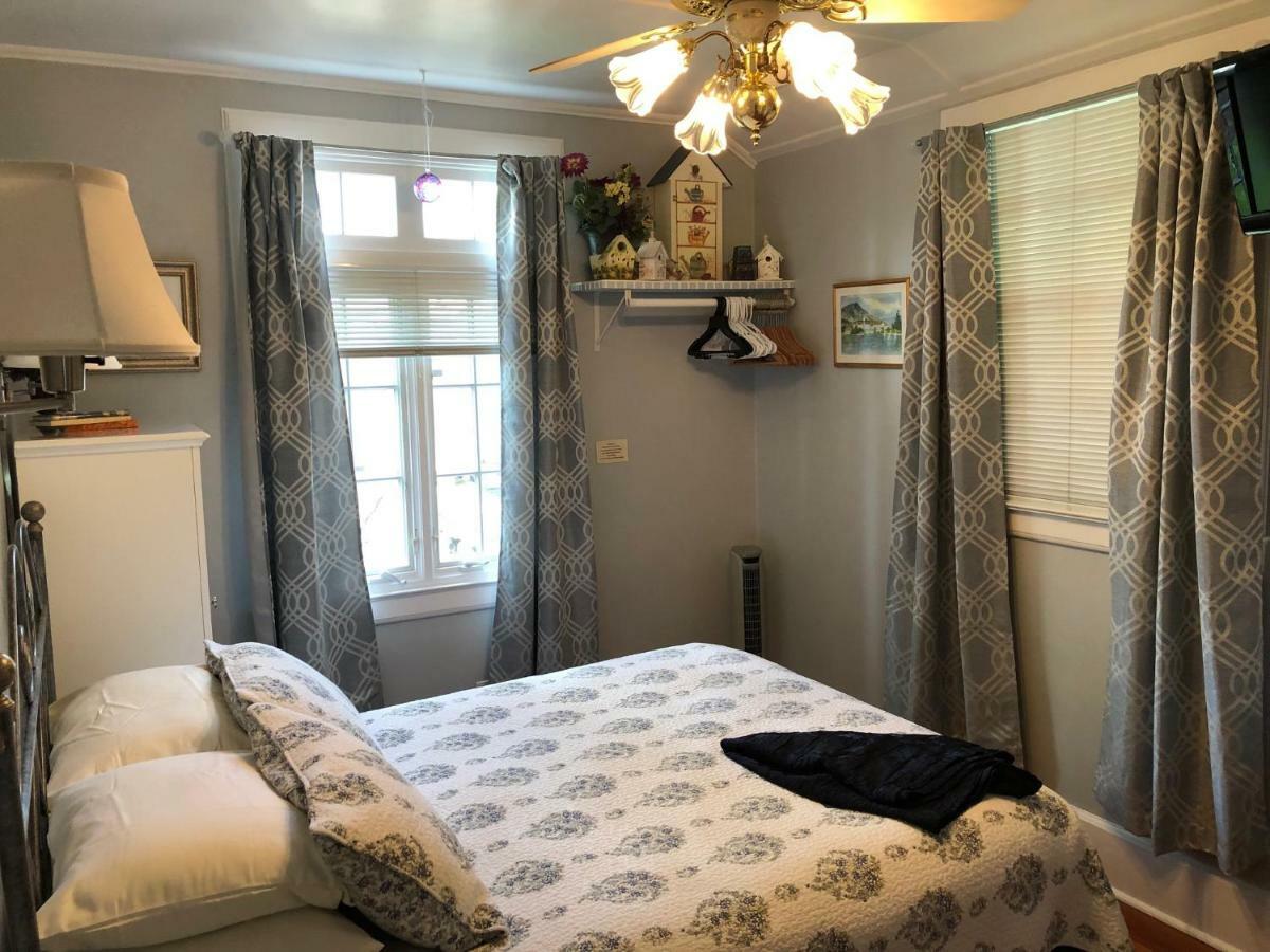 Lake George Boathouse Waterfront Lodging بولتون لاندنغ المظهر الخارجي الصورة